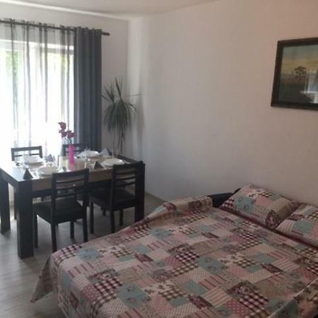 Garsoniera Simo Appartamento Orşova Esterno foto